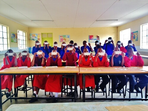 students_with_foldscope
